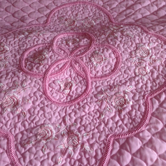 Vintage Bedspread Twin Size Pink Quilted Bedding - Picture 3 of 7